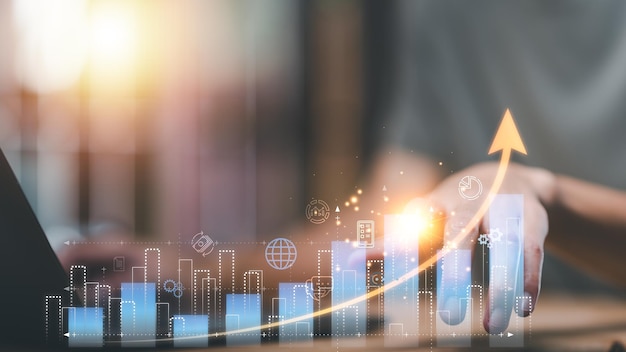 Empresario que muestra el crecimiento del negocio y el gráfico de éxito concepto de progreso en el desarrollo