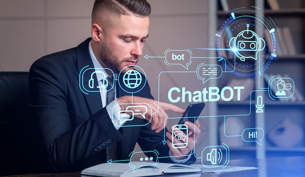 Empresario que trabaja con un teléfono inteligente usando chat bot chatbot comm