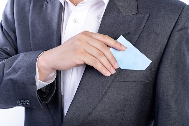 Foto el empresario y la tarjeta de visita con elegante casual