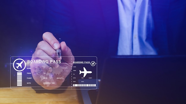 Empresário tocando com o conceito de viagem aérea de bilhetes de cartão de embarque Escolhendo a verificação do bilhete eletrônico Reserva de bilhete Conceito de viagem de voo on-line