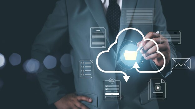 Empresario tocando la computación en nube virtual para la gestión de documentos en línea Tecnología de innovación Conocimiento Buscando nuevas ideas para el desarrollo de sistemas de documentos digitales almacenamiento de archivos digitales DMS