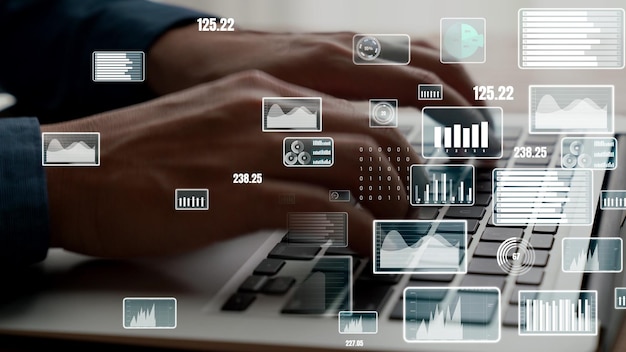Empresário usa laptop capaz para analisar dados de negócios analíticos