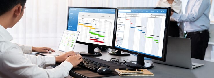 Foto empresarios que planifican el tiempo y la fecha límite para la tarea de la empresa