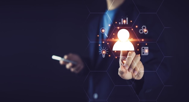 Empresarios tocando la pantalla para apuntar al cliente cliente objetivo comprador persona concepto de comportamiento del cliente plan y estrategias de marketing personalización estrategias centradas en el cliente