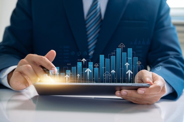 Los empresarios utilizan análisis financieros y estrategias de inversión aprovechando la tecnología digital para impulsar el crecimiento empresarial y optimizar el rendimiento económico en el mercado dinámico de hoy