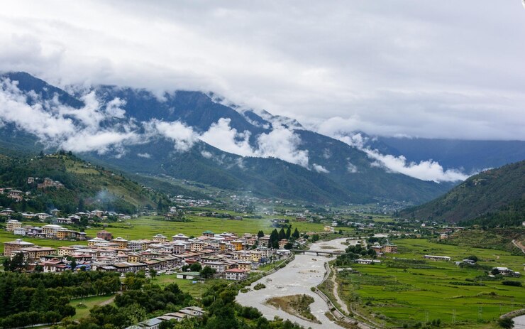 El encantador paisaje de Bután las majestuosas montañas los antiguos monasterios