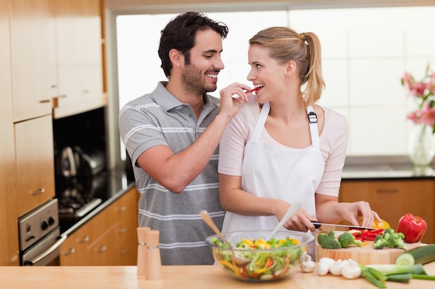 Encantadora pareja de cocina