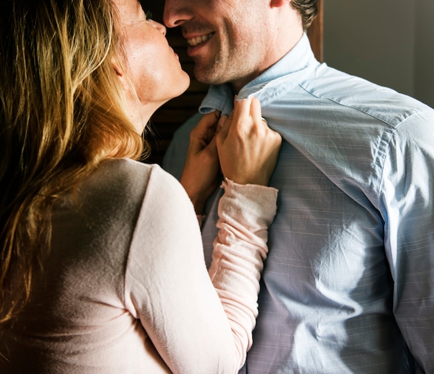 Encantadora pareja pasar tiempo juntos