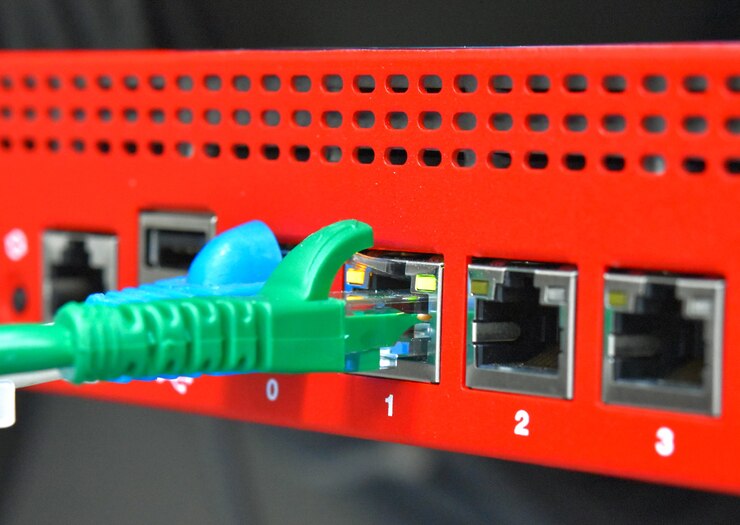 Foto enchufe el cable de control
