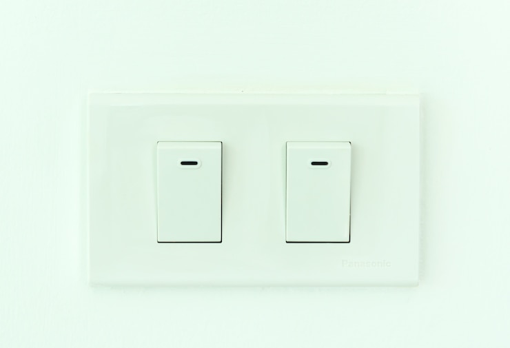 Foto enchufe doble del interruptor eléctrico en tailandia.