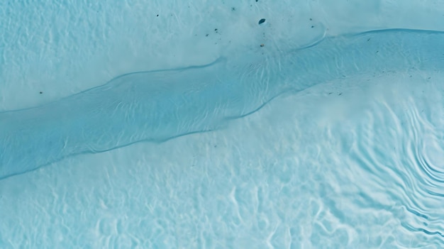 Desde encima del agua en primer plano