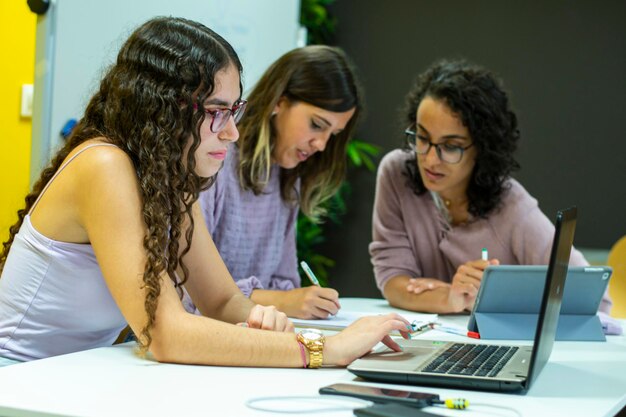 Encontro de Jovens Empresárias