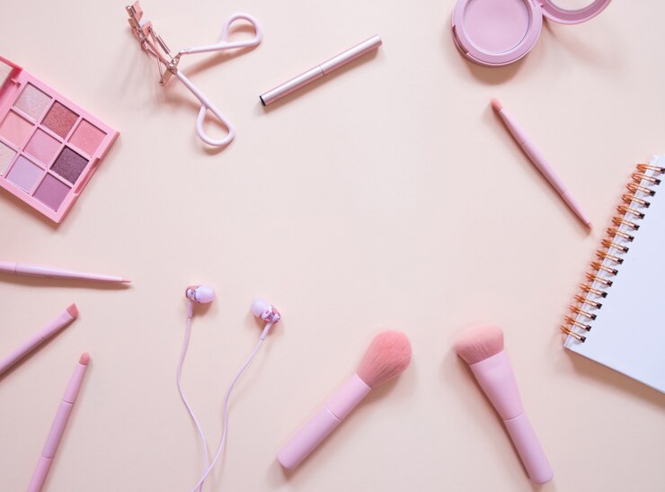 Foto endecha plana de accesorios cosméticos.
