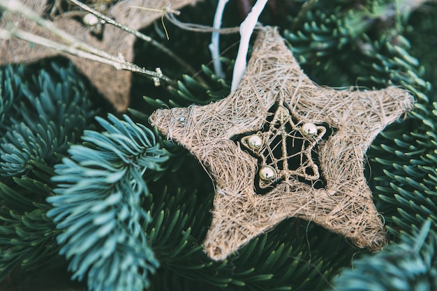 Enfeite de decoração de Natal em close-up útil como pano de fundo