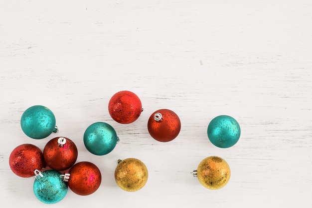 Enfeite de Natal de bolas coloridas. bola do vintage decorativa para a árvore de Natal.