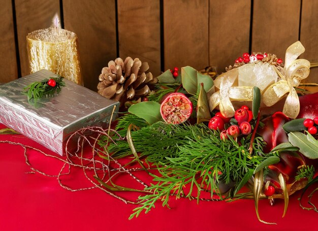 Foto enfeites de natal com caixas de presente