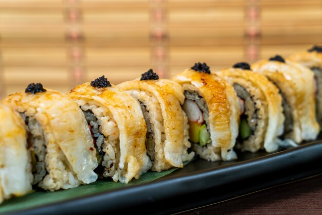 engawa sushi roll - comida japonesa