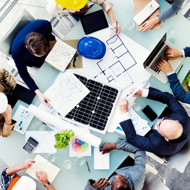 Engenheiro arquiteto reunião pessoas conceito de brainstorming