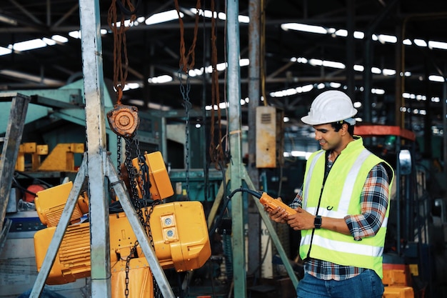 Engineering mit Helm im Werk