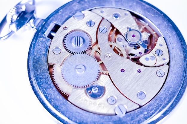 Engranajes de relojes mecánicos antiguos