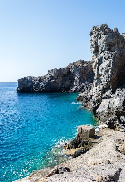 Enorme acantilado junto al mar, Creta, Grecia