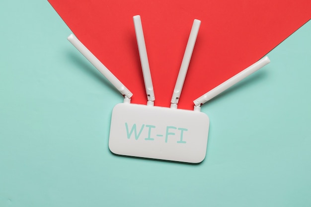 Enrutador Wi-Fi en la superficie que muestra la propagación de la señal.