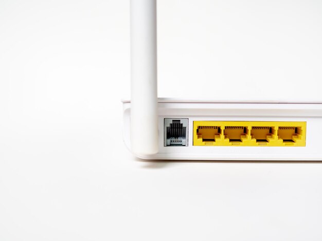 Enrutador WIFI de internet inalámbrico blanco