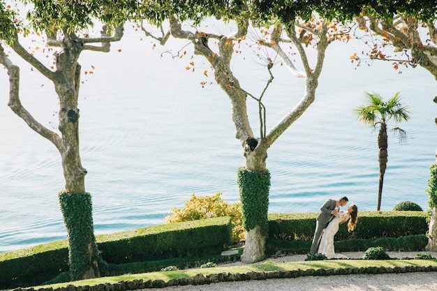 Ensaio fotográfico de casamento Villa Balbianello lindo casal noivos