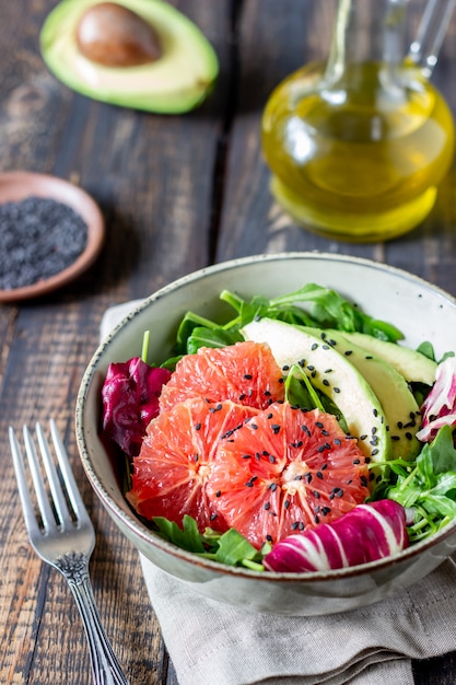 Ensalada de aguacate y pomelo