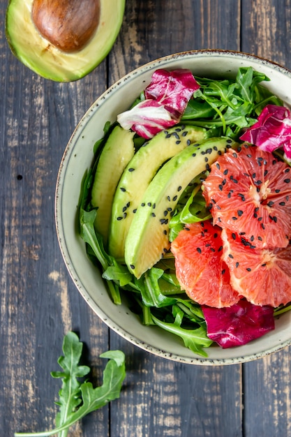 Ensalada de aguacate y pomelo