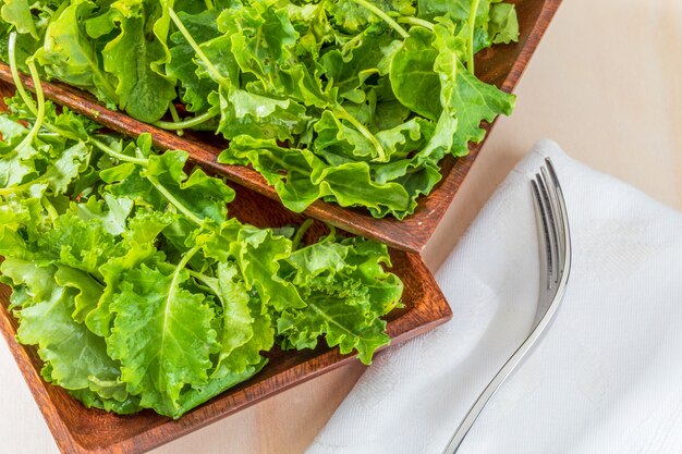 Ensalada de aspecto rústico y saludable.