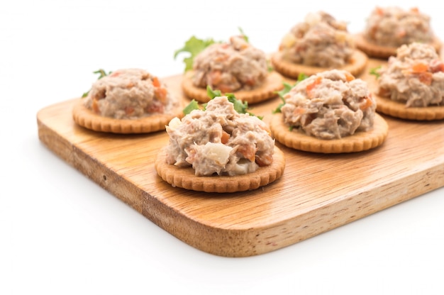 Ensalada De Atún Con Galleta