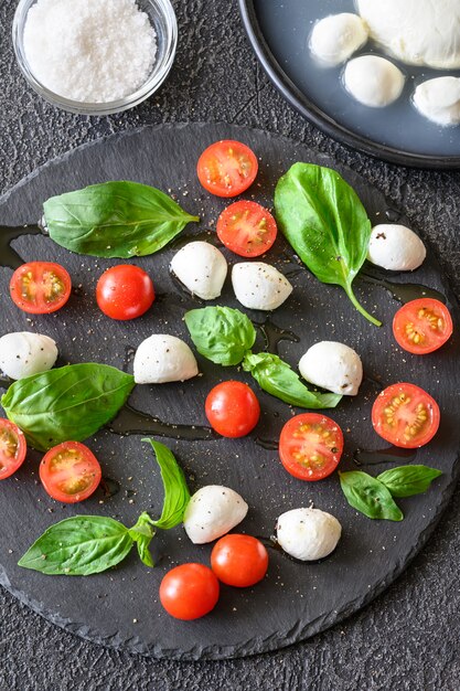 Foto ensalada caprese