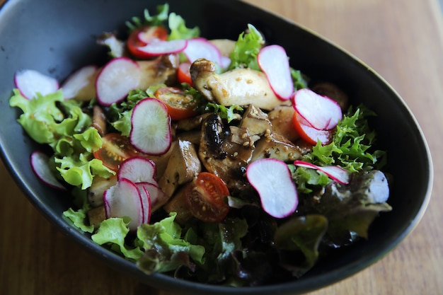 Ensalada de champiñones comida sana