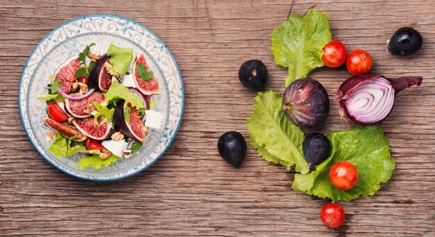 Ensalada dietética con higos