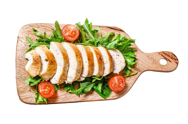 Ensalada fresca con pecho de pollo a la parrilla, rúcula y tomate aislado sobre un fondo blanco Vista superior