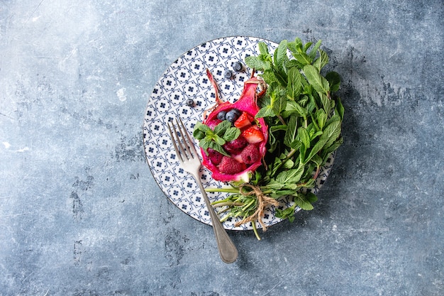 Ensalada De Fruta De Dragón