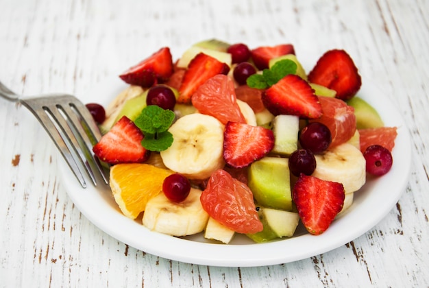 Foto ensalada con frutas frescas.