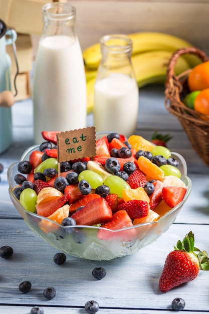 ensalada de frutas con yogur