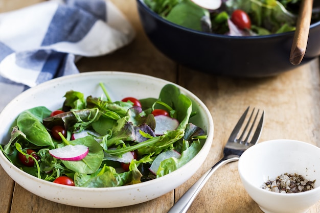 Ensalada de hojas frescas