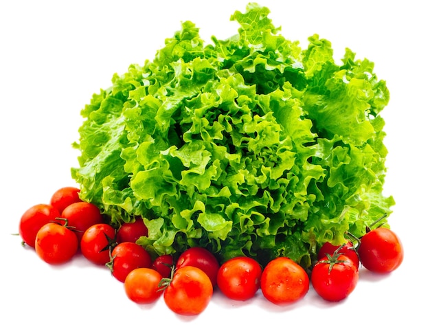 Ensalada De Lechuga Y Tomates Aislados En Blanco