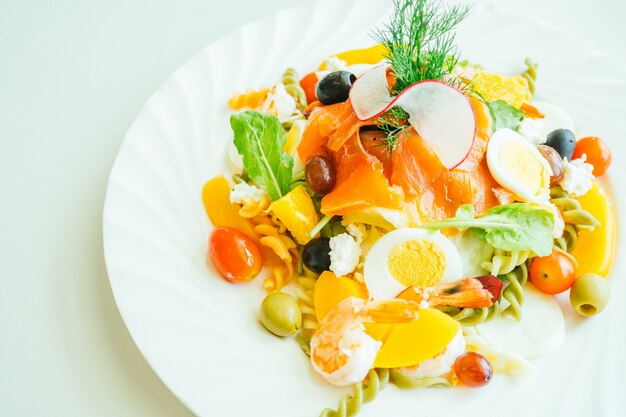 Ensalada de mariscos mezclados