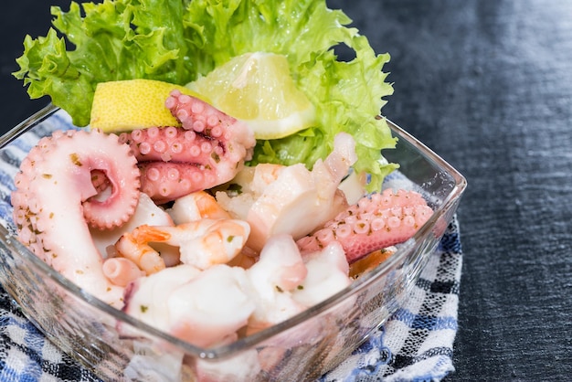 Ensalada de mariscos mezclados