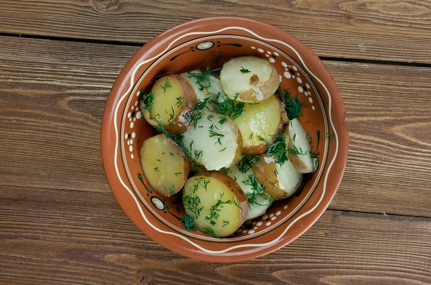 Ensalada de papa al estilo del sur de Alemania. de cerca