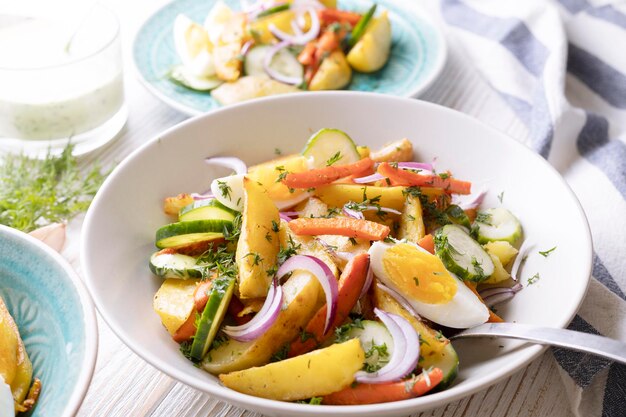 Foto ensalada de patatas saludable