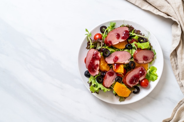 ensalada de pechuga de pato a la parrilla