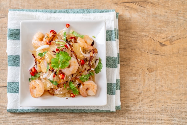 Ensalada picante de pamelo con gambas o langostinos