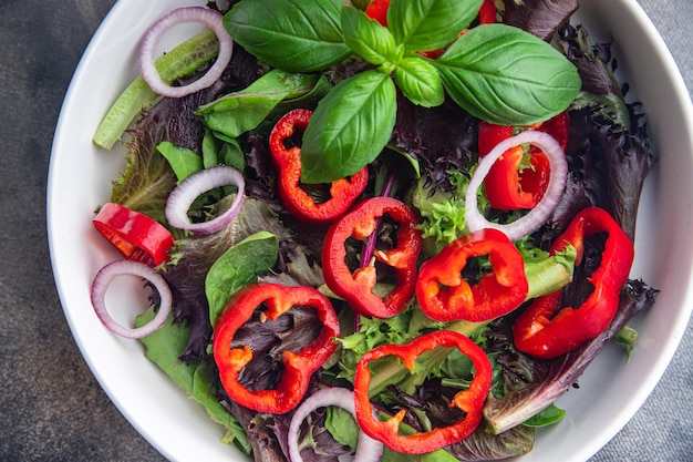 Ensalada pimienta vegetal paprika dulce hojas verdes plato fresco comida saludable comida merienda dieta