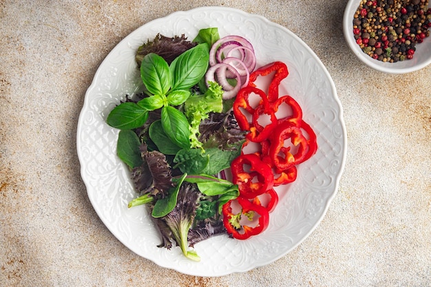 Ensalada pimienta vegetal paprika dulce hojas verdes plato fresco comida saludable comida merienda dieta