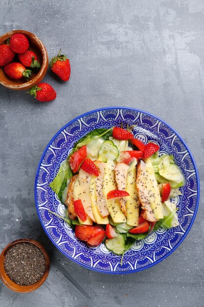 Ensalada de pollo y mango